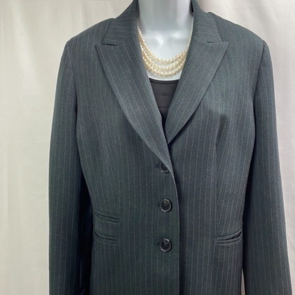 Evan-Picone Suit Dark Gray Pin Stripe Blazer, Size 12 - Picture 2 of 11